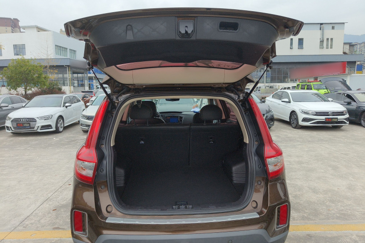 吉利汽车 远景X6 2016款 1.8L 手动豪华型局部细节23