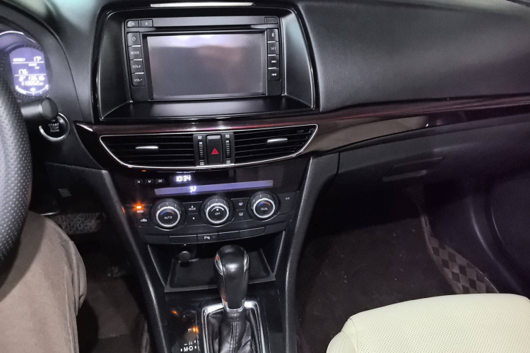 马自达 阿特兹 2014款 2.0L 蓝天豪华版局部细节16