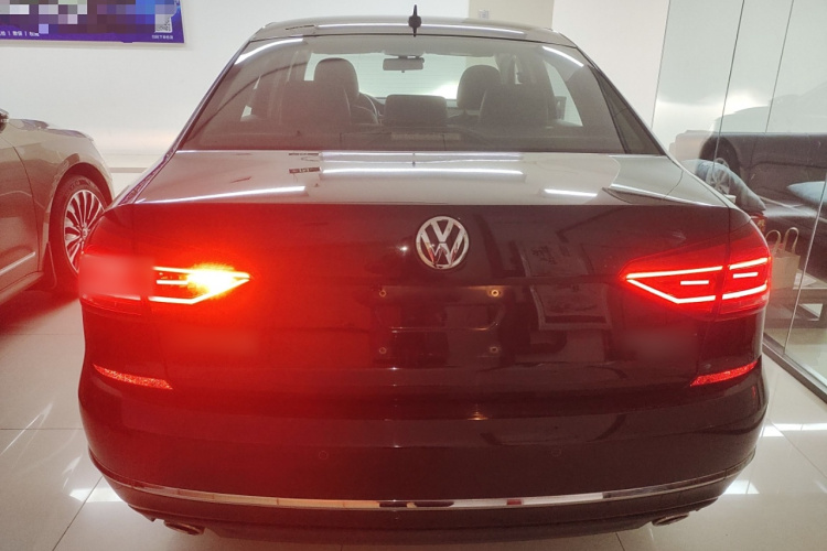 大众 帕萨特 2016款 330TSI DSG尊荣版车身外观6