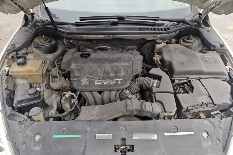 标致508 2013款 2.0L 两周年纪念 自动智享版机舱底盘24