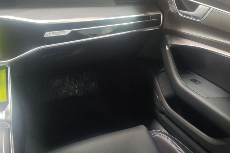 奥迪A6L 2026款 40 TFSI 豪华动感型中控内饰7007