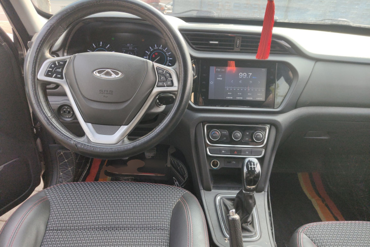 奇瑞 瑞虎3 2016款 1.6L 手动智尚版中控内饰12