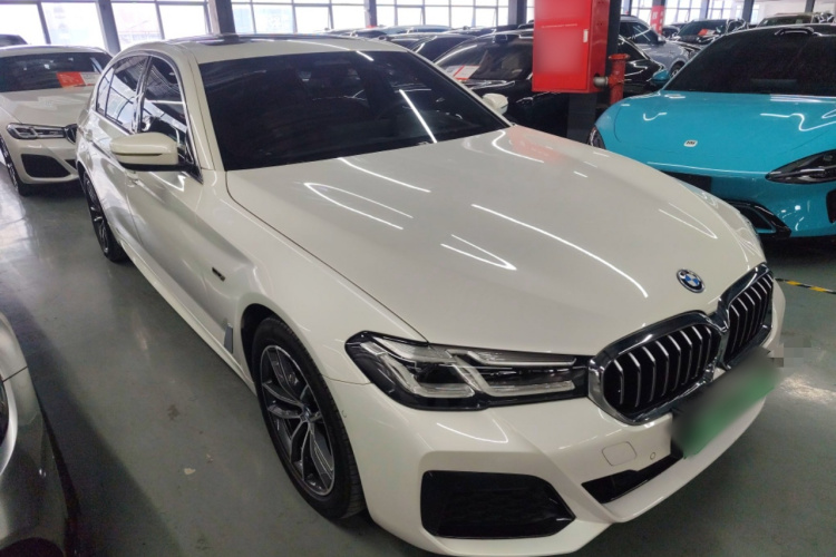 宝马5系新能源 2022款 改款二 535Le 先锋版M运动套装车身外观3