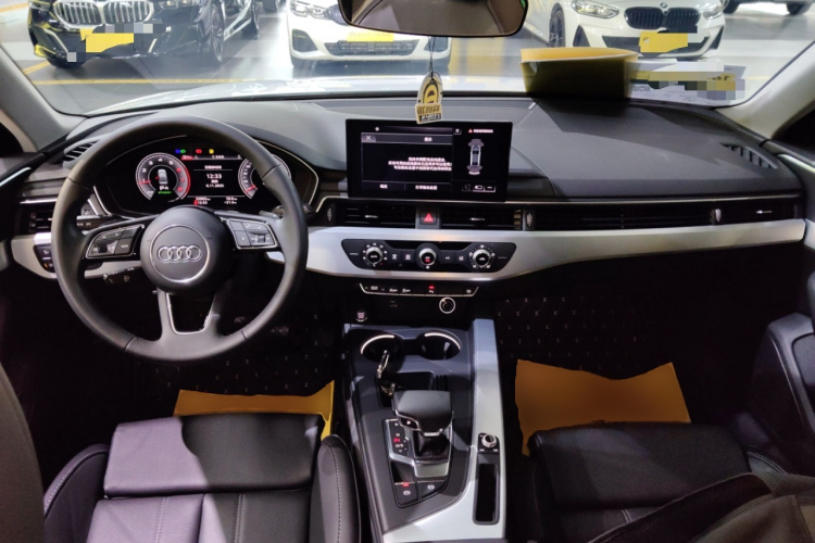 奥迪A4L 2022款 40 TFSI 时尚动感型中控内饰12