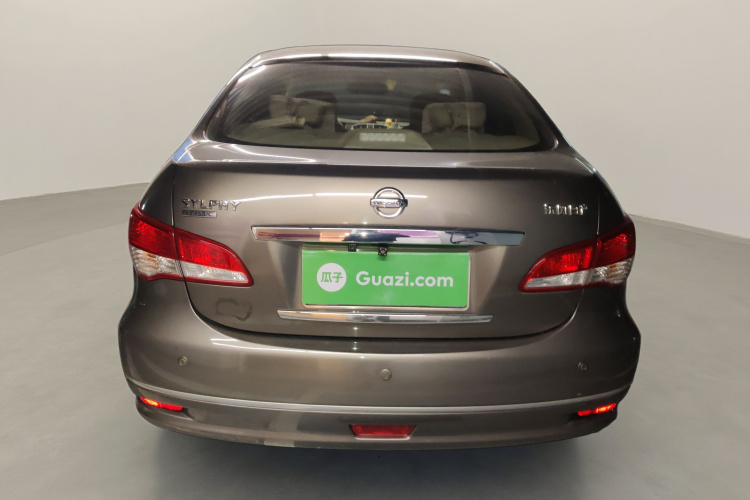 日产 轩逸 2018款 经典 1.6XE+ 手动领先版车身外观6