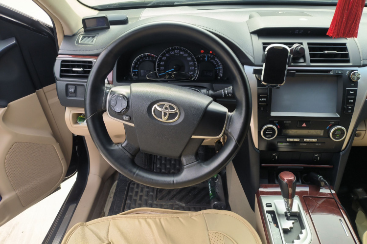 丰田 凯美瑞 2013款 2.5G 舒适版中控内饰13