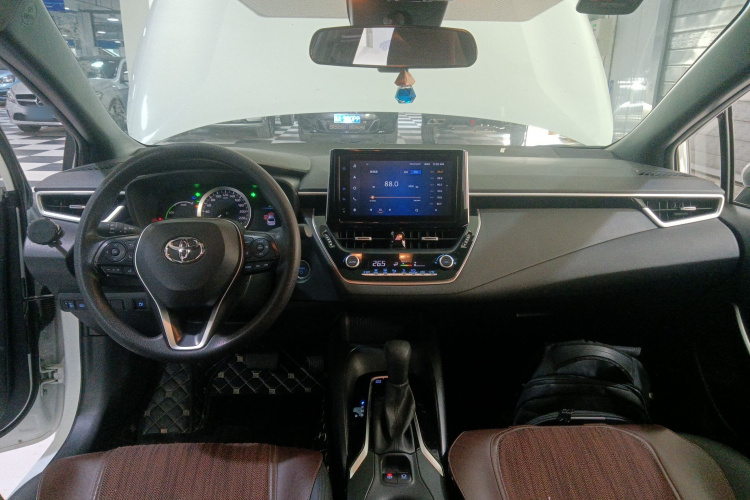 丰田 雷凌 2022款 双擎 1.8H E-CVT豪华版中控内饰12