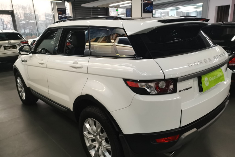 路虎 揽胜极光(进口) 2014款 2.0T 5门耀享版车身外观4