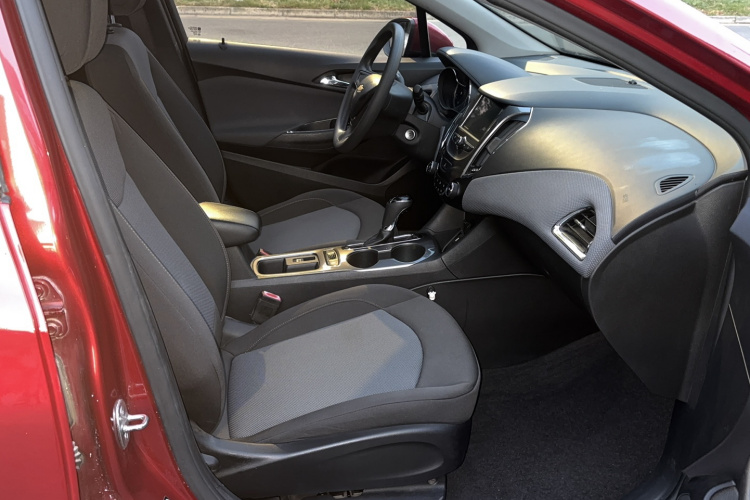 雪佛兰 科鲁兹 2018款 320 自动先锋天窗版中控内饰7002