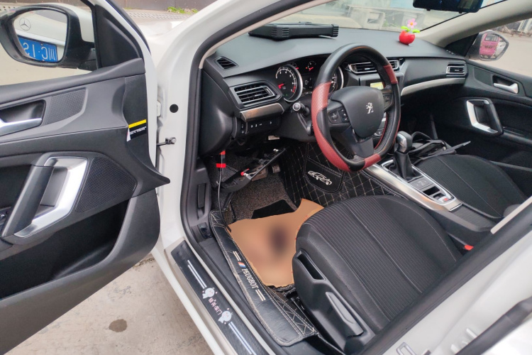 标致408 2014款 1.8L 自动豪华版中控内饰20