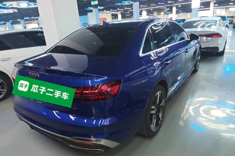 奥迪A4L 2020款 40 TFSI 豪华动感型车身外观7