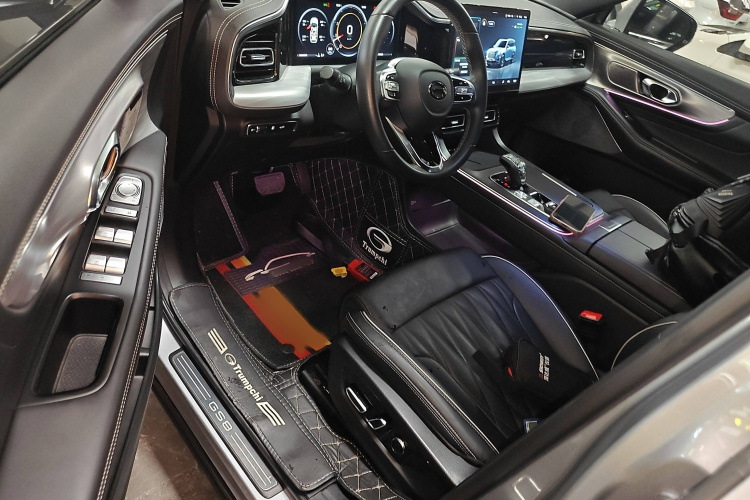 广汽传祺 传祺GS8 2022款 领航系列 2.0TGDI 四驱豪华智联版（六座）中控内饰7003