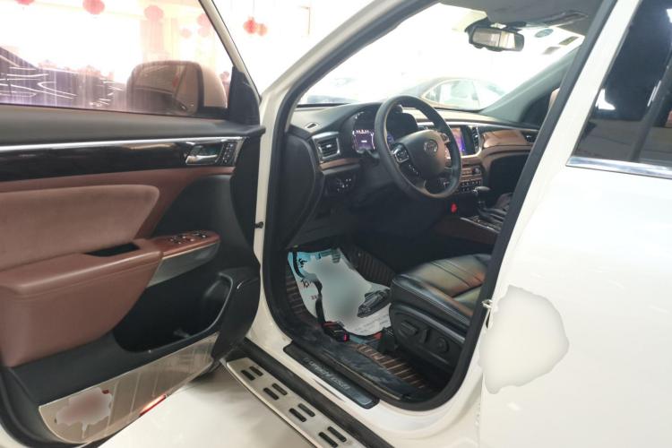 广汽传祺 传祺GS8 2017款 320T 两驱豪华智联版（七座）中控内饰20