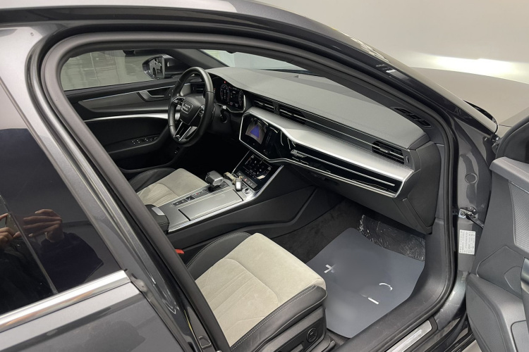 奥迪A6L 2021款 40 TFSI 豪华动感型中控内饰7005
