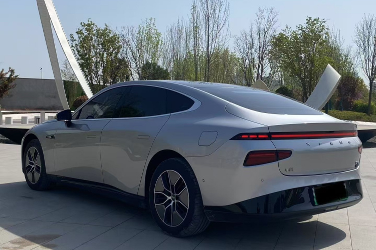 小鹏P7 2023款 P7i 702 Pro车身外观6001