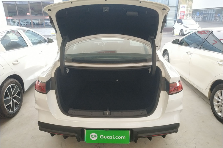 比亚迪 秦L 2024款 DM-i 80KM超越型机舱底盘23