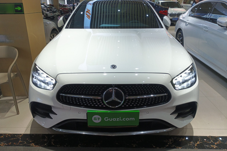奔驰E级 2021款 E 300 L 运动豪华型车身外观2