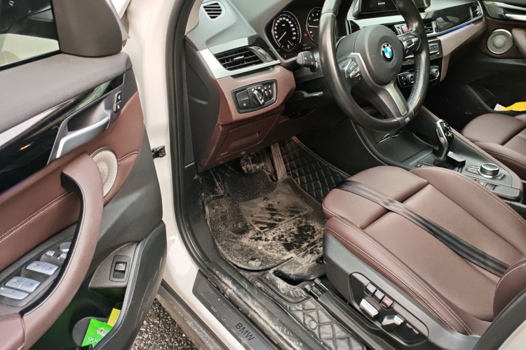 宝马X1 2022款 sDrive25Li 领先型中控内饰20