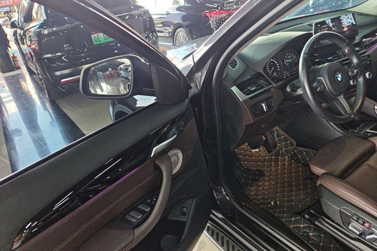 宝马X1 2022款 sDrive25Li 领先型中控内饰20