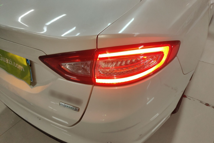 福特 蒙迪欧 2013款 1.5L GTDi180时尚型车身外观9