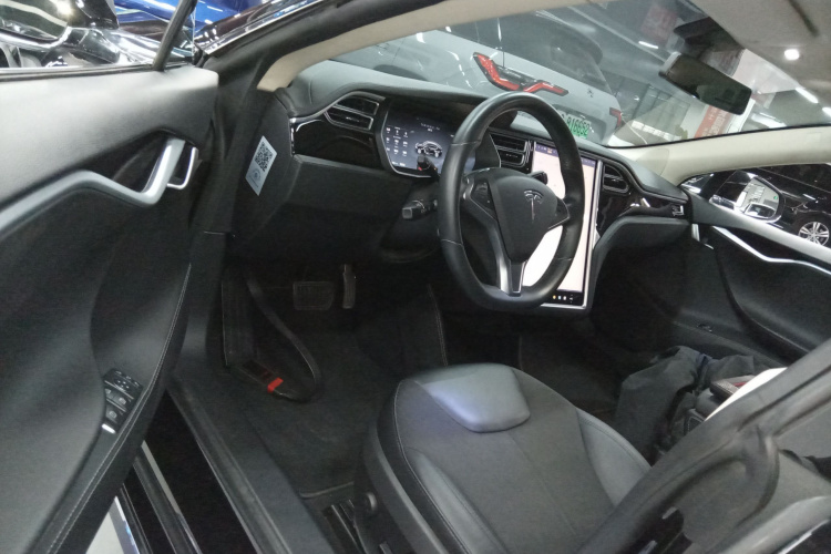 特斯拉 2014款 Model S 85中控内饰20