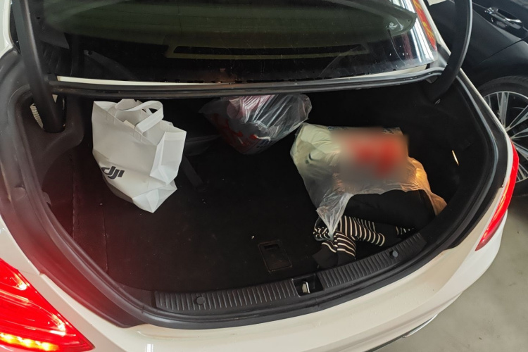 奔驰C级 2017款 C 200 L局部细节23