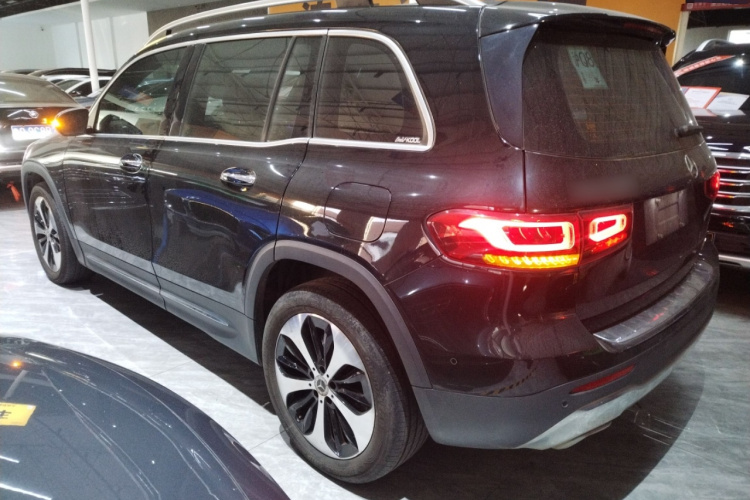 奔驰GLB 2021款 GLB 200 时尚型车身外观4