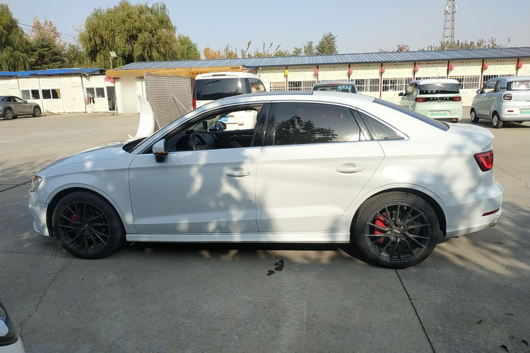 奥迪A3 2016款 Limousine 35 TFSI 领英型车身外观4