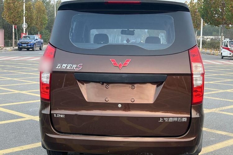 五菱汽车 五菱宏光 2015款 1.2L S 基本型国IV车身外观6009