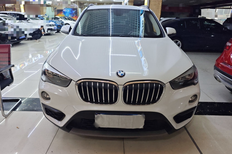 宝马X1 2019款 sDrive18Li 时尚型车身外观2