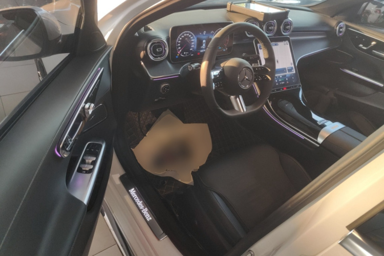 奔驰C级 2022款 C 260 L 运动版中控内饰20