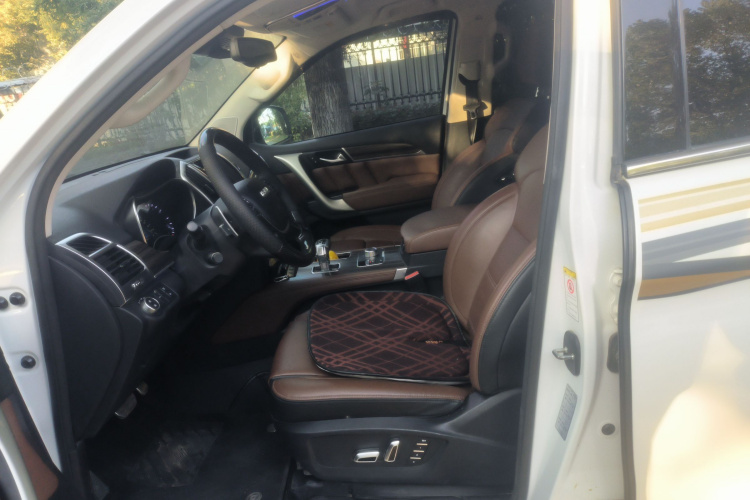 哈弗H9 2017款 2.0T 汽油四驱尊享型 5座中控内饰19