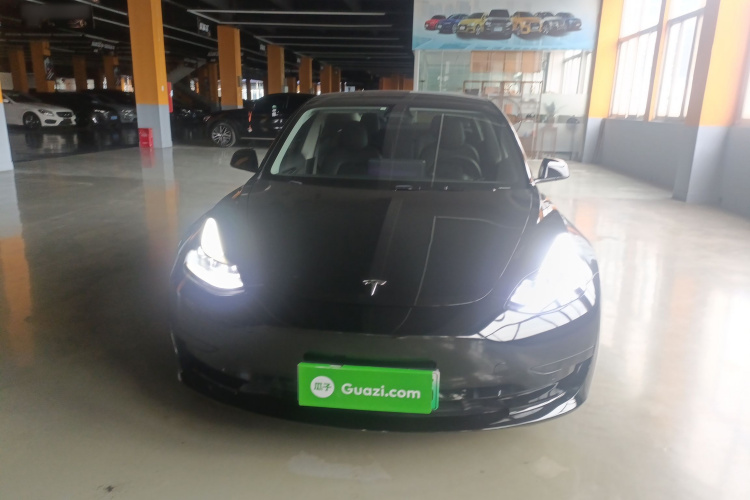 特斯拉 Model 3 2021款 标准续航后驱升级版车身外观2