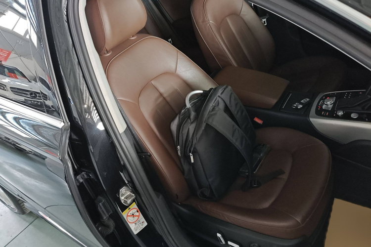 奥迪A6L 2018款 30周年年型 TFSI 进取型局部细节41