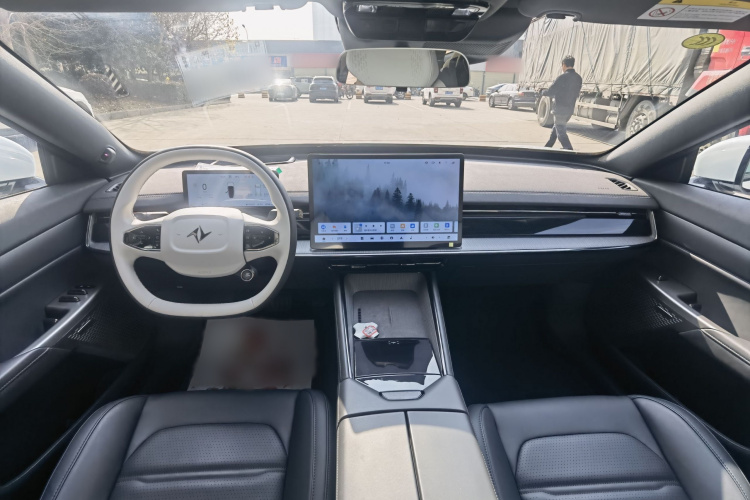 东风奕派 eπ007 2024款 200Pro增程版中控内饰7004
