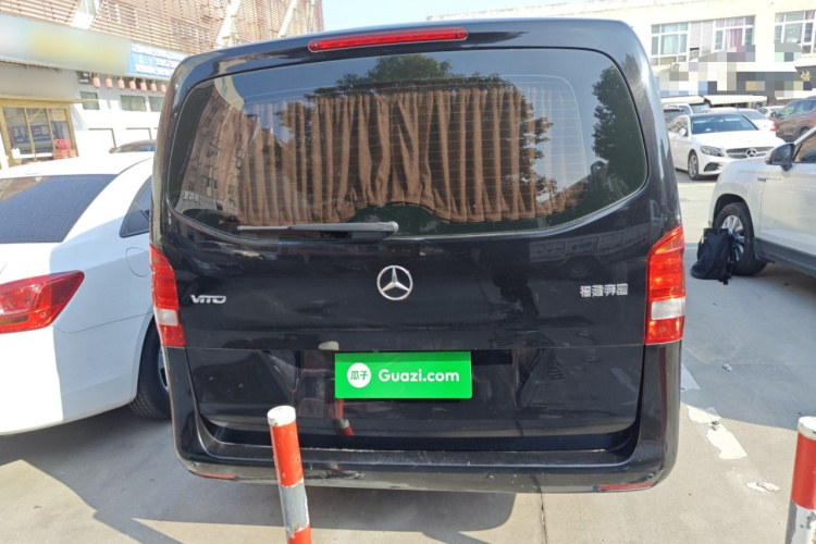 奔驰 威霆 2018款 2.0T 精英版 7座 国V车身外观6004