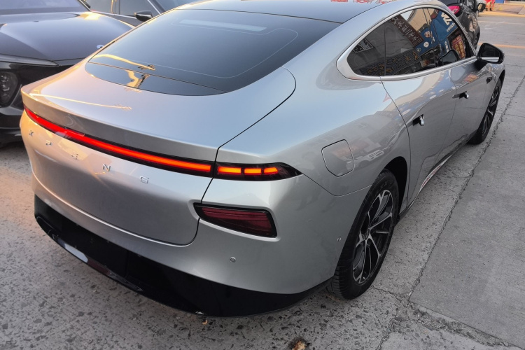 小鹏P7 2023款 586E车身外观6005