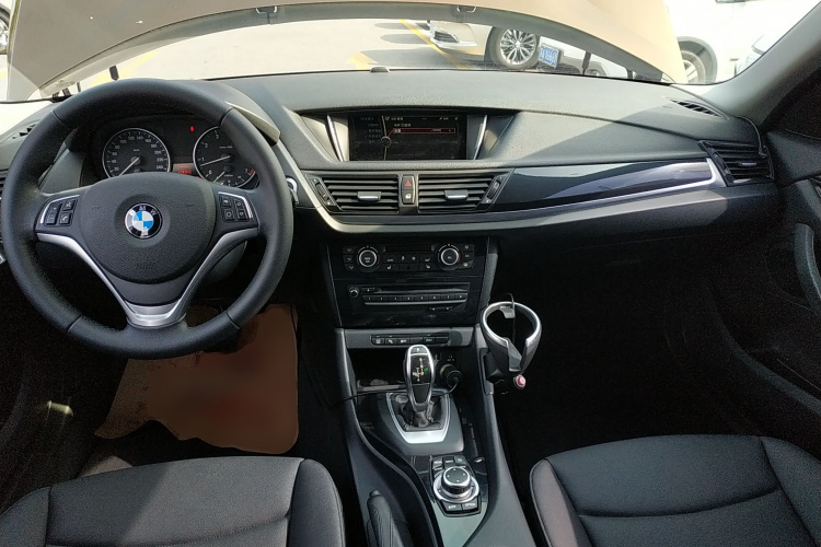 宝马X1 2015款 sDrive18i 领先晋级版中控内饰12