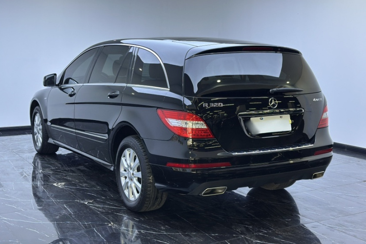 奔驰R级 2017款 R 320 4MATIC 商务型臻藏版车身外观6001