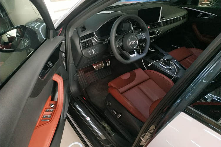 奥迪A4L 2024款 40 TFSI 豪华动感型(星夜版)中控内饰7003