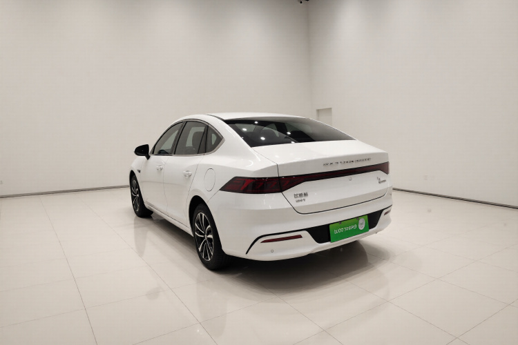 比亚迪 秦PLUS 2023款 冠军版 DM-i 55KM领先型车身外观5