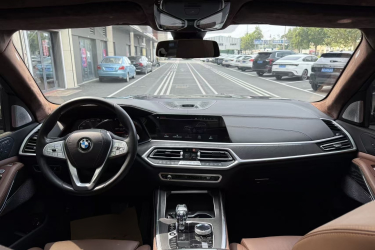 宝马X7 2020款 xDrive40i 领先型豪华套装中控内饰7001