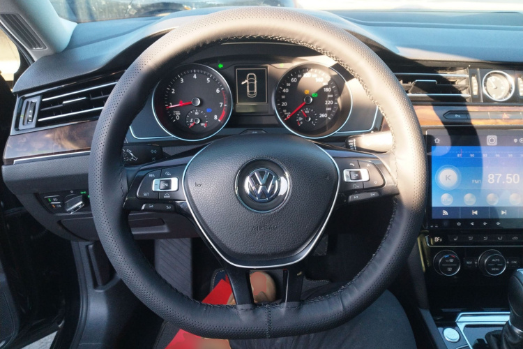 大众 迈腾 2018款 330TSI DSG 豪华型中控内饰13