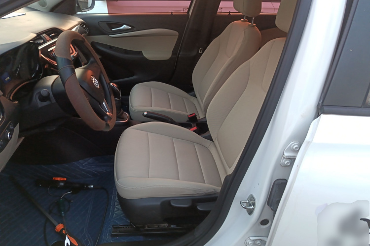 别克 凯越 2018款 15N 手动精英型中控内饰19