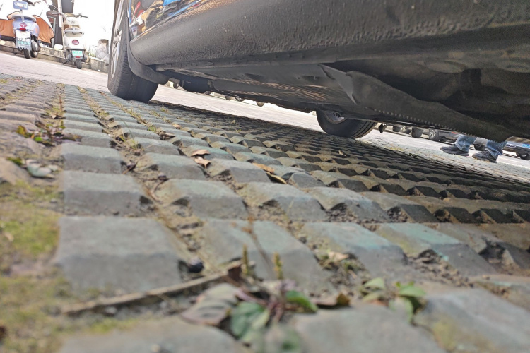 大众 高尔夫 2012款 1.6 自动时尚型局部细节9003