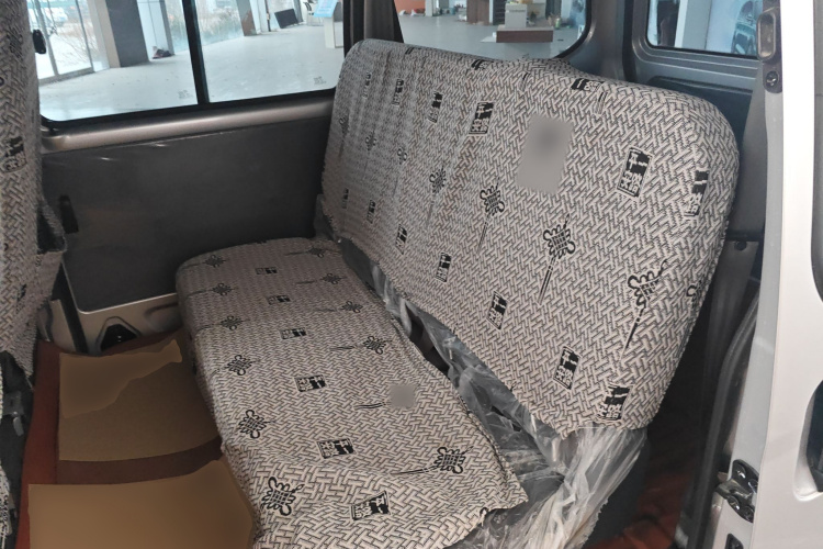 五菱汽车 五菱之光 2023款 1.5L 实用型 5/7座中控内饰7004