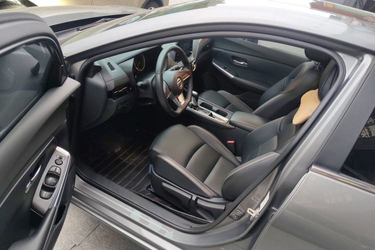 日产 轩逸 2022款 1.6L XL CVT悦享版中控内饰20