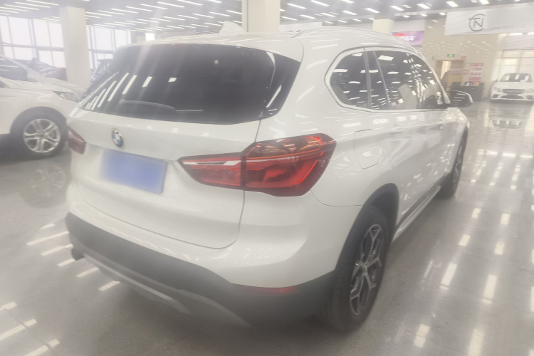 宝马X1 2019款 sDrive18Li 尊享型车身外观7