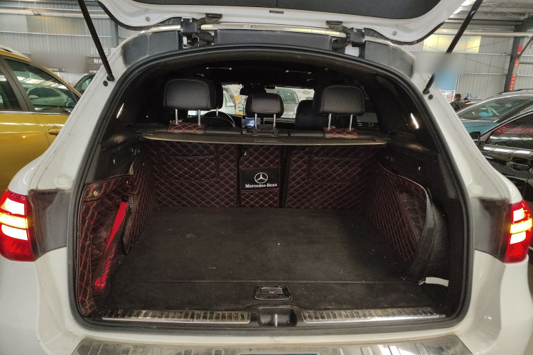 奔驰GLC 2019款 GLC 300 L 4MATIC 动感型机舱底盘23