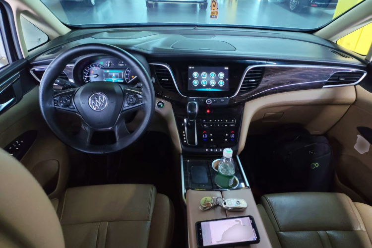 别克GL8 2018款 ES 28T 豪华型 国VI中控内饰7002